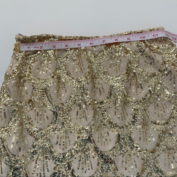 Tobi Gold Sequin Scallop Mini Skirt - Picture 5 of 10